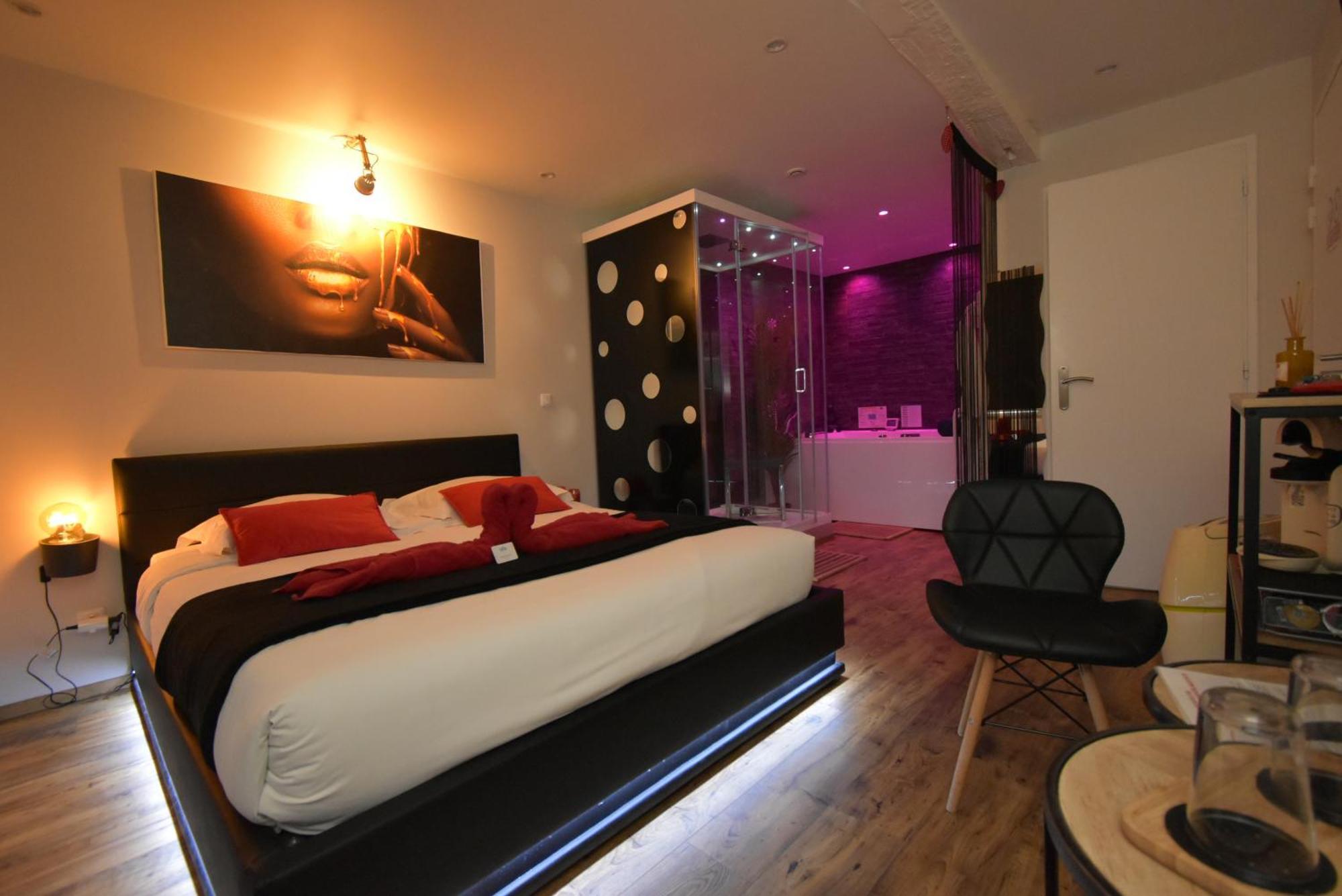 Spa Privatif Love Room, Le Hammam Et Bulles, Chez Nuits Chartraines Chartres Exterior foto